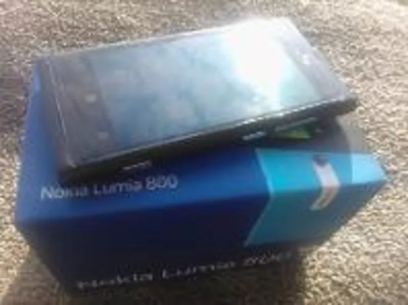 Nokia Lumia 800. Телефон новый,  черный! 